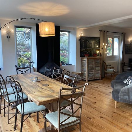 Villa Les Terrasses Dans La Nature Avec Piscine A 2 Pas De Lyon, Metro A 15Mn A Pied Pour Lyon Centre En 10Mn Ou Bus A 300M Pour Lyon Centre อูลแลงส์ ภายนอก รูปภาพ